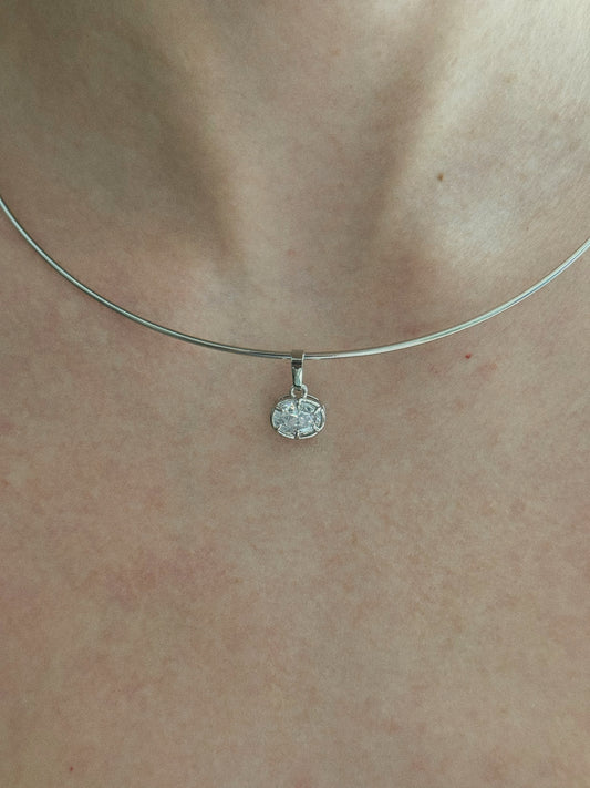 OLIVIA NECKLACE