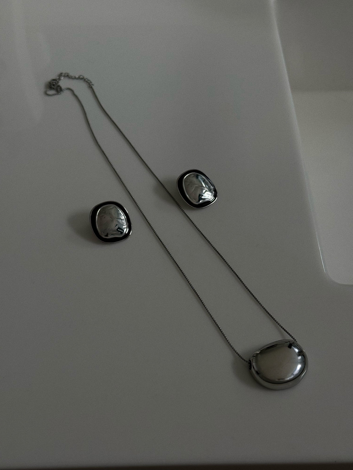 MILA EARRINGS - SILVER