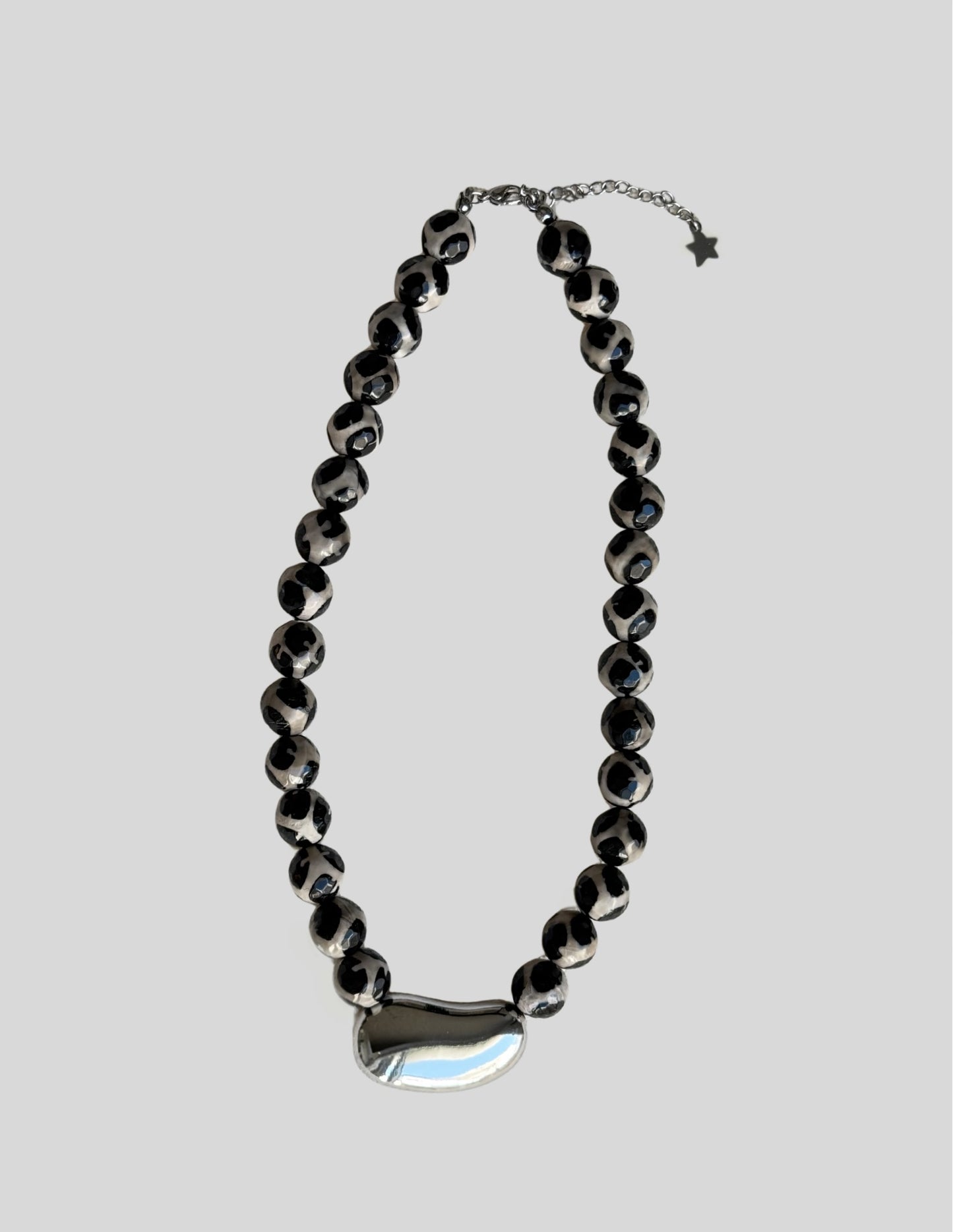 LUNA NOIR NECKLACE