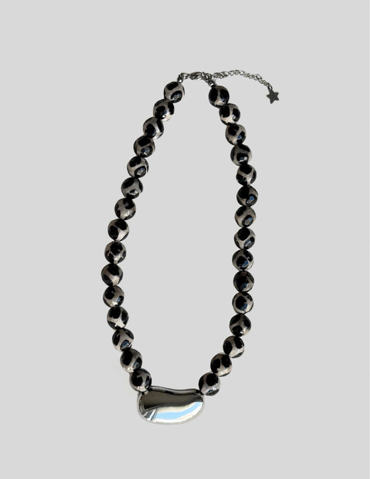 LUNA NOIR NECKLACE